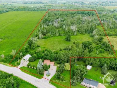 Detached in South Dundas