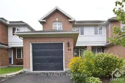 Att/Row/Townhouse in Carlington - Central Park