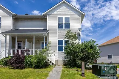 Att/Row/Townhouse in Carleton Place