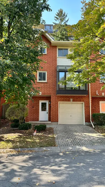 Condo Townhouse in London North