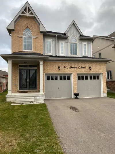 Detached in East Luther Grand Valley