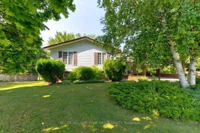 Detached in Minto