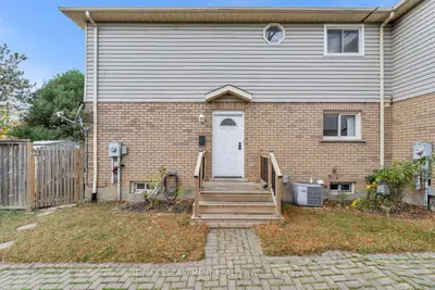 Att/Row/Townhouse in Thorold