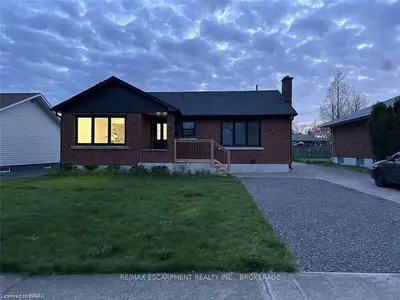 Detached in Thorold