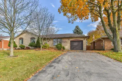 Detached in Tillsonburg