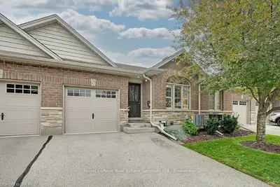 560 Grey Street 25, Brantford, On N3s 0c4