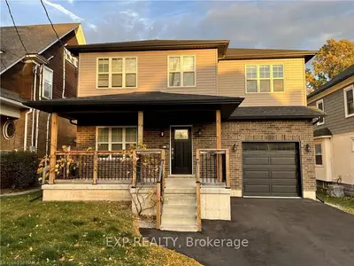 Detached in Niagara Falls