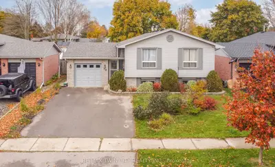 Detached in Brantford