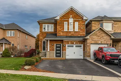 Att/Row/Townhouse in Hamilton