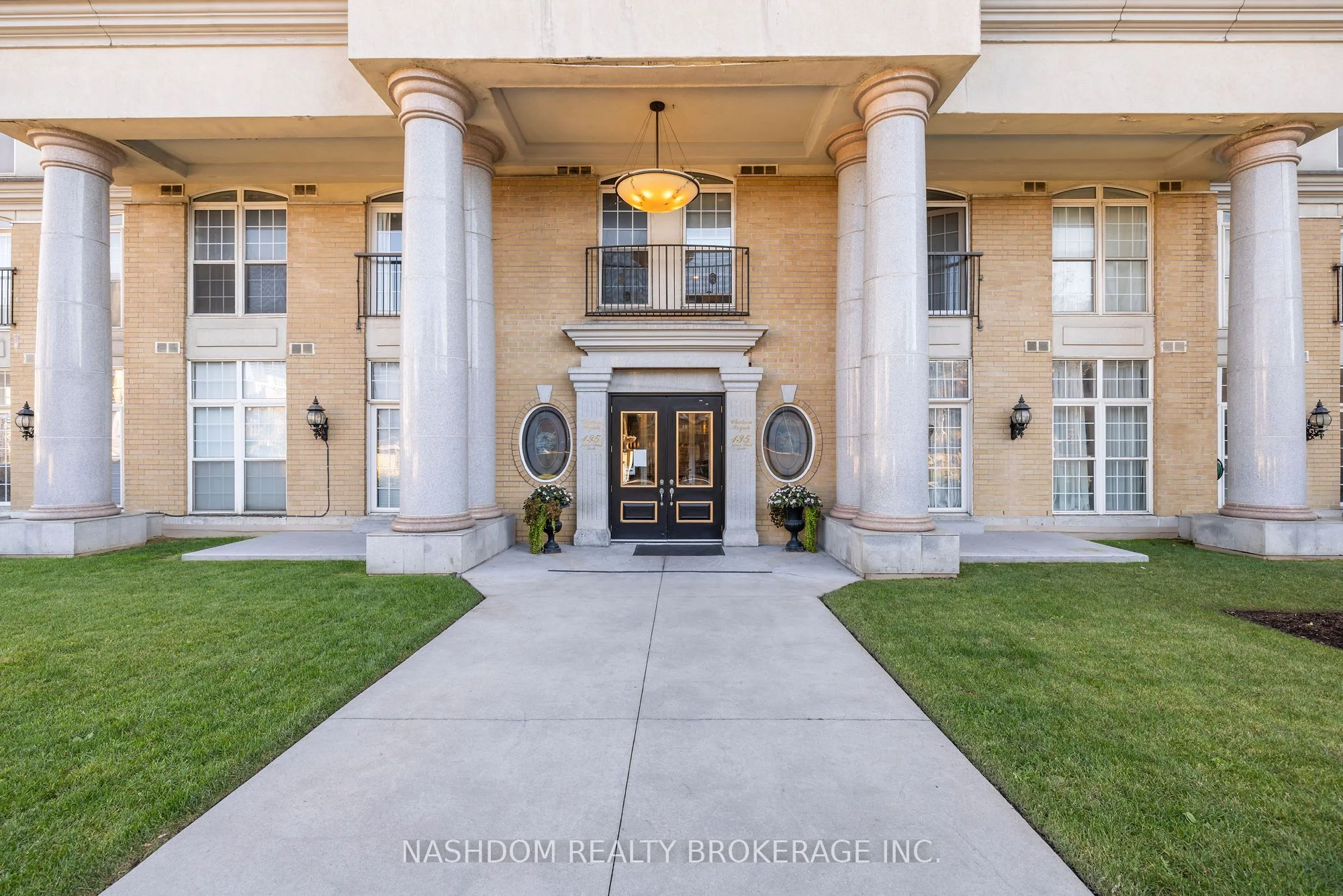 Condo Apartment in Hamilton