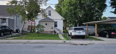 Detached in Niagara Falls