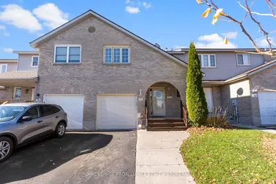 Att/Row/Townhouse in Kingston