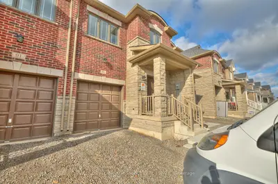 Att/Row/Townhouse in Thorold