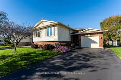 Detached in Lincoln
