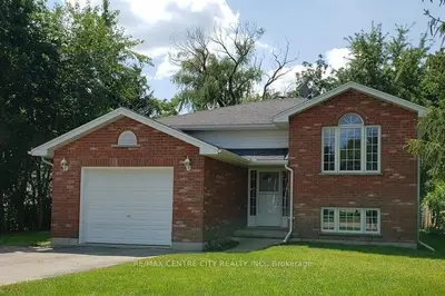 Detached in Southwest Middlesex