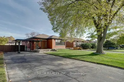 Detached in Hamilton