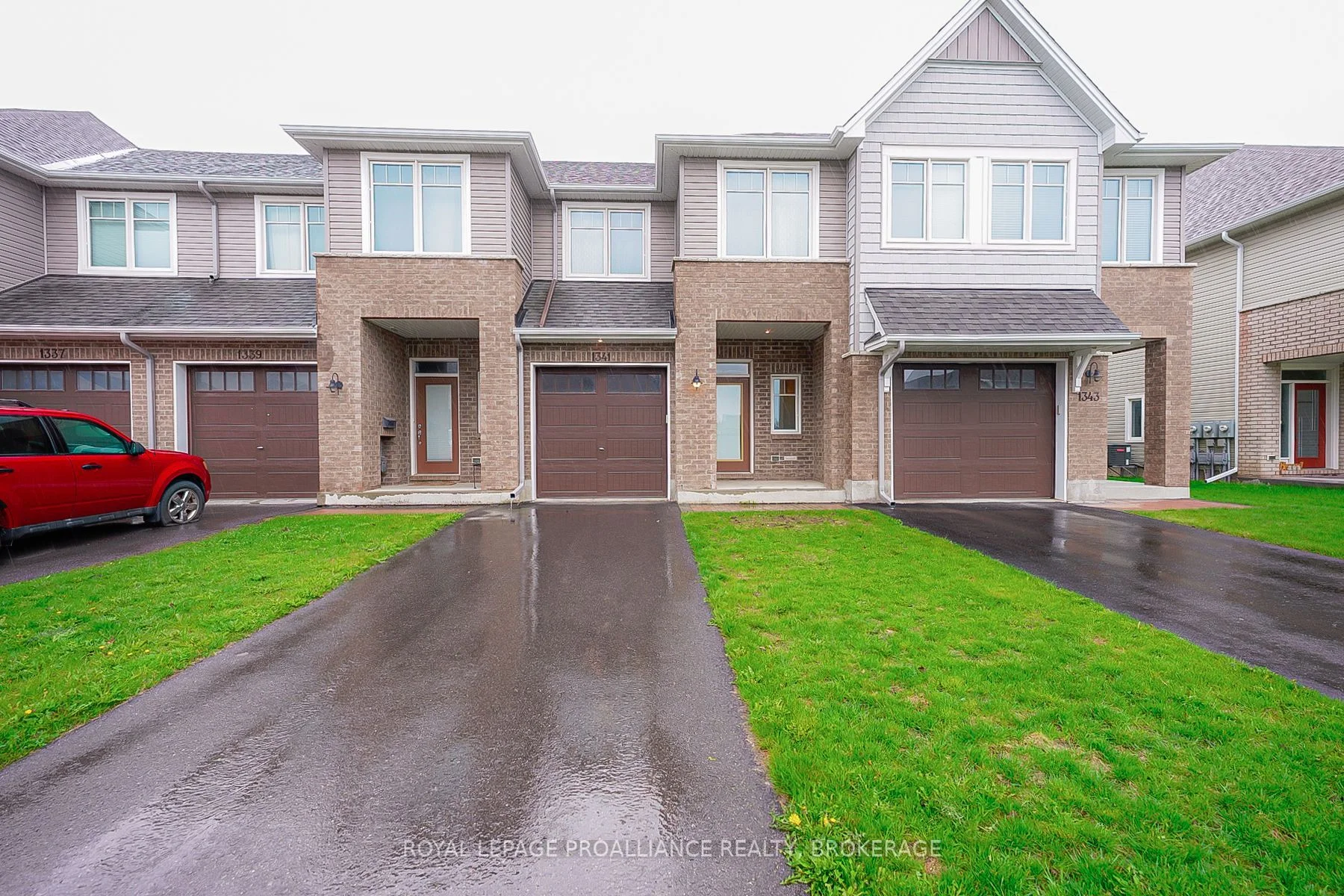 Att/Row/Townhouse in Kingston