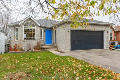Detached in Woodstock