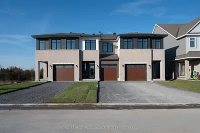 Att/Row/Townhouse in Kingston