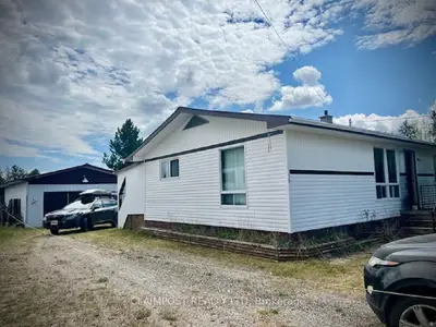 Detached in Timmins
