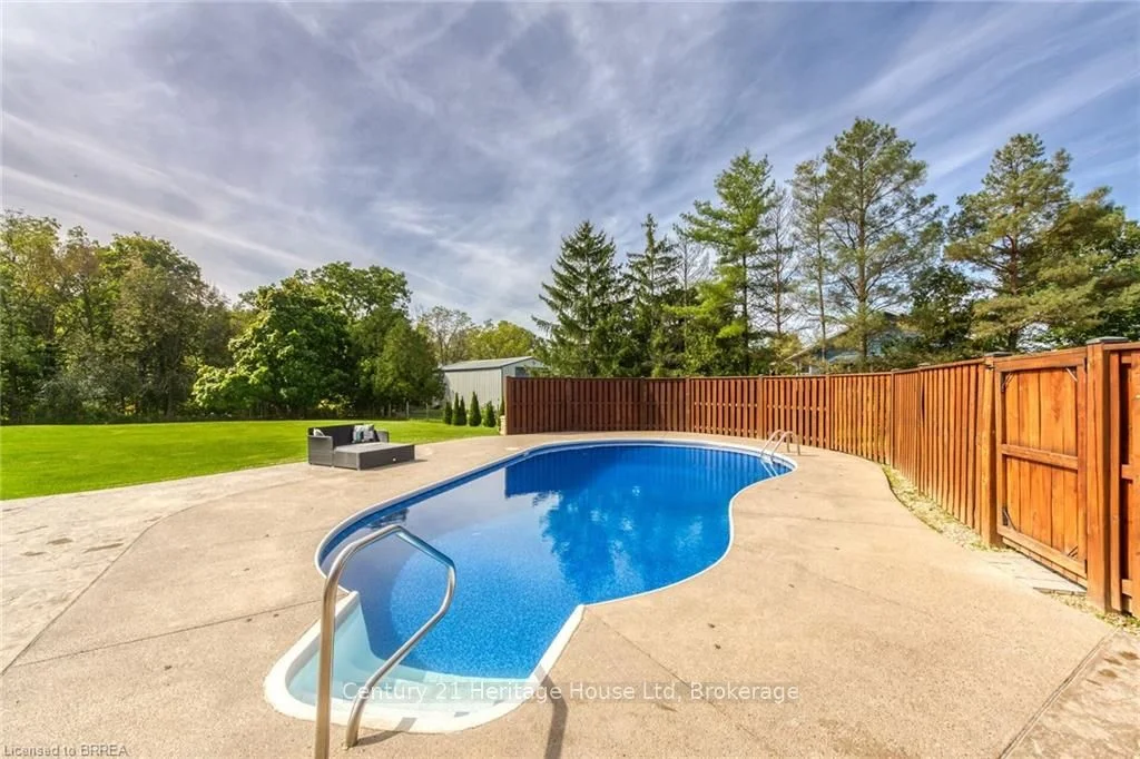 465 Old Onondaga Road E, Brant, ON N3T 5L4