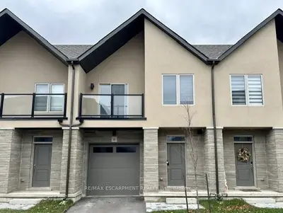Att/Row/Townhouse in Hamilton
