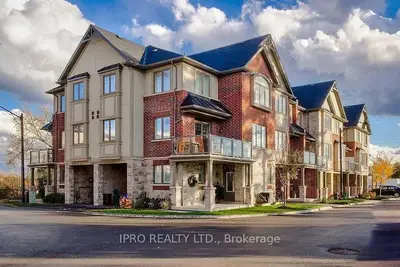 Att/Row/Townhouse in Hamilton