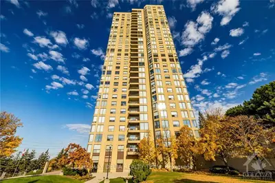 Condo Apartment in Manor Park - Cardinal Glen and Area