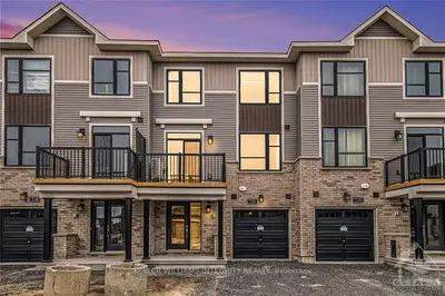Att/Row/Townhouse in Barrhaven