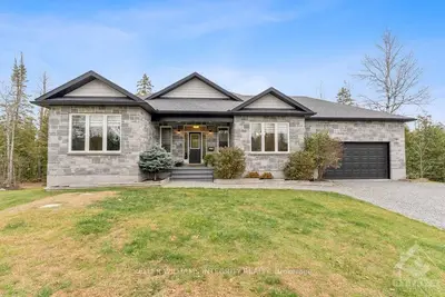 Detached in Beckwith