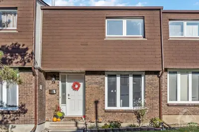 Condo Townhouse in Hunt Club - Windsor Park Village and Area