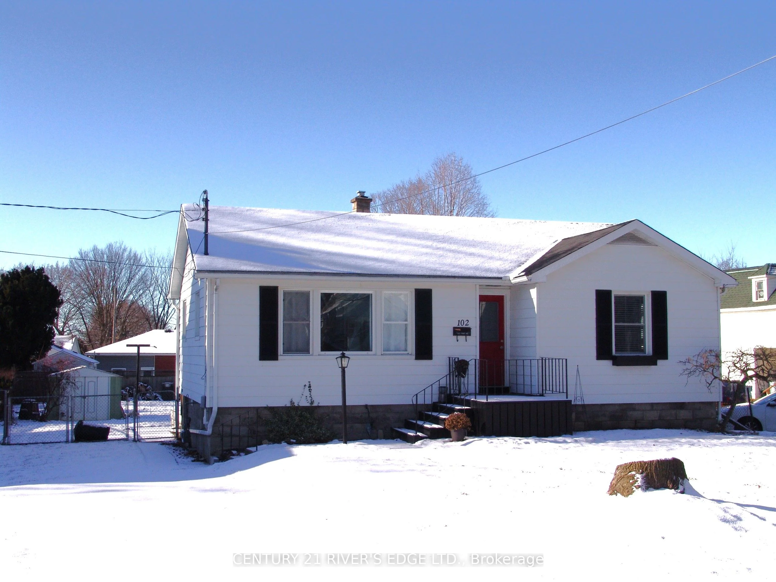 102 FIRST Avenue, Brockville, ON K6V 3A8
