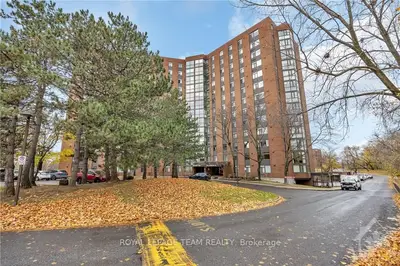 Condo Apartment in Britannia Heights - Queensway Terrace N and Area