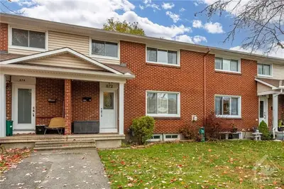 Att/Row/Townhouse in Overbrook - Castleheights and Area