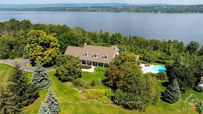Detached in Kanata