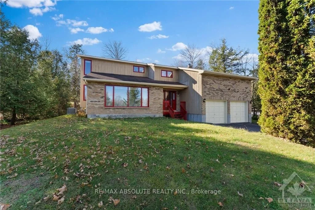 5 ROCKWOOD Drive, McNab/Braeside, ON K0A 1G0