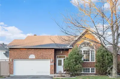 Detached in Cyrville - Carson Grove - Pineview