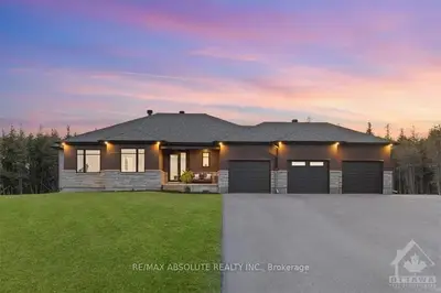 Detached in Beckwith