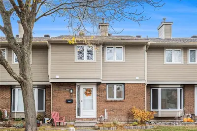 Condo Townhouse in Orleans - Convent Glen and Area