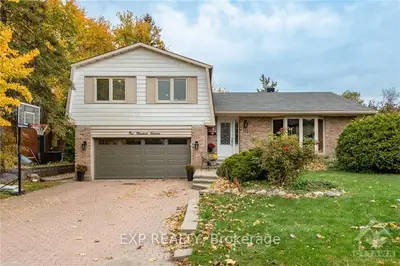 Detached in Hunt Club - Windsor Park Village and Area