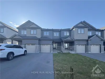 Att/Row/Townhouse in Blossom Park - Airport and Area