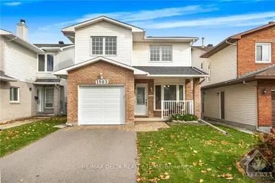 Detached in Orleans - Convent Glen and Area