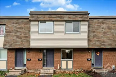Condo Townhouse in Hunt Club - South Keys and Area