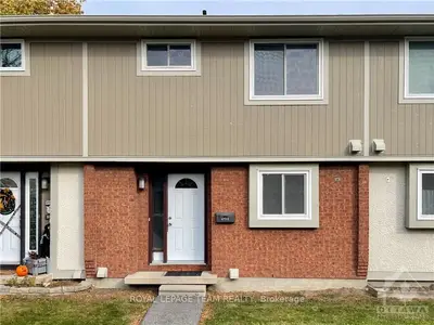 Condo Townhouse in Bells Corners and South to Fallowfield