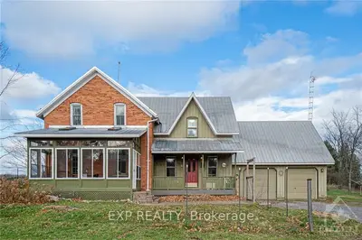 Detached in Mississippi Mills