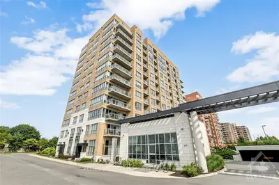 Condo Apartment in Cityview - Parkwoods Hills - Rideau Shore