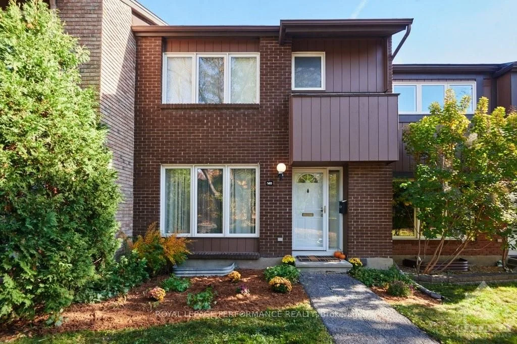 Condo Townhouse in Beacon Hill North - South and Area