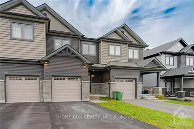 Att/Row/Townhouse in Blossom Park - Airport and Area