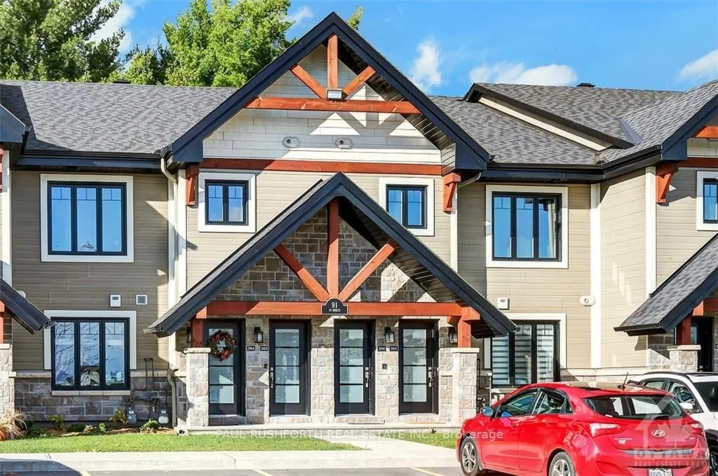 Condo Apartment in Russell