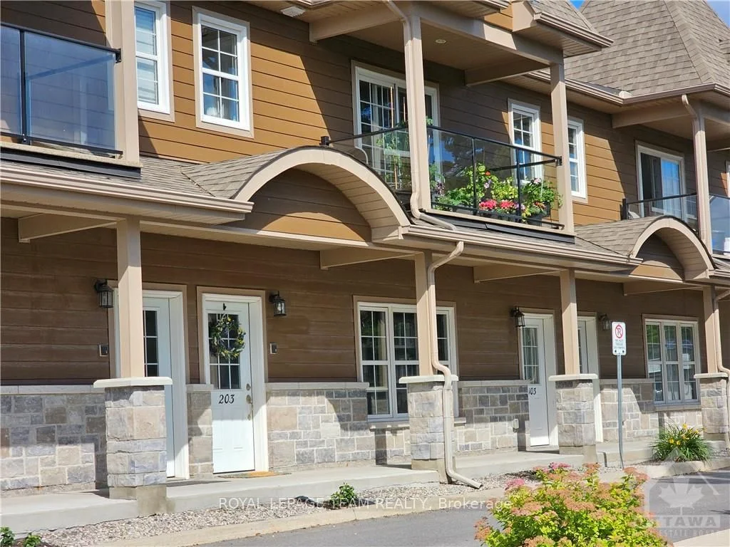 245 EQUINOX Drive 203, Russell, ON K0A 1W0